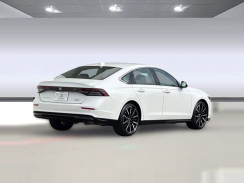 Certified 2025 Honda Accord Touring image 8