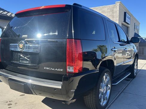 Used 2014 Cadillac Escalade Luxury image 12