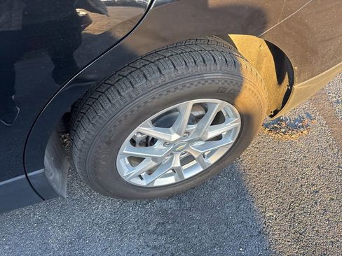 Used 2022 Chevrolet Equinox LT w/ Driver Convenience Package image 10