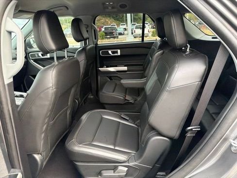 Used 2023 Ford Explorer XLT w/ Equipment Group 202A AWD/4WD image 15