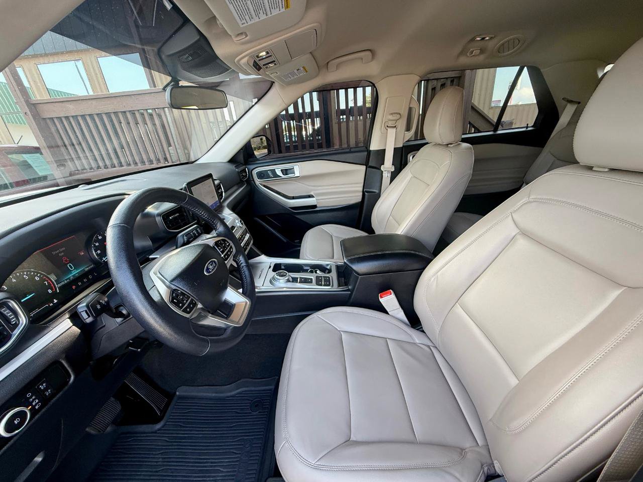Used 2023 Ford Explorer XLT w/ Equipment Group 202A RWD image 14
