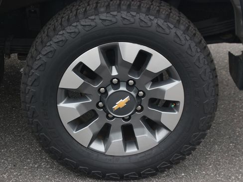 Used 2022 Chevrolet Silverado 2500 Custom w/ Custom Convenience Package image 37