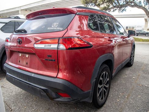 Used 2024 Toyota Corolla Cross SE image 8