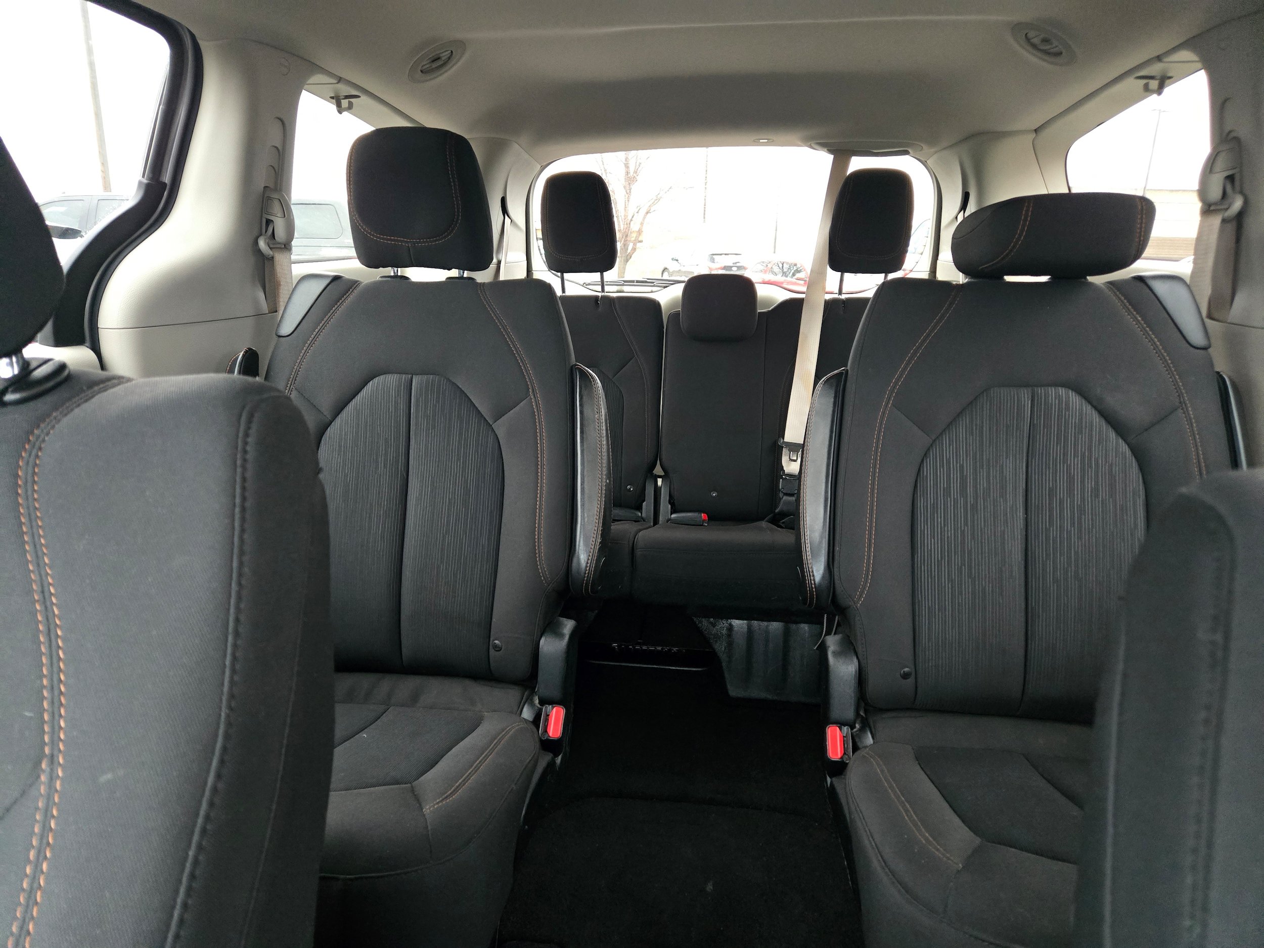 Used 2017 Chrysler Pacifica LX FWD image 6