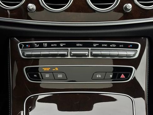 Certified 2022 Mercedes-Benz E 450 4MATIC All-Terrain Wagon w/ Sun Protection Package image 28