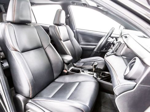 Used 2018 Toyota RAV4 SE w/ Power Extra Value Package FWD image 33