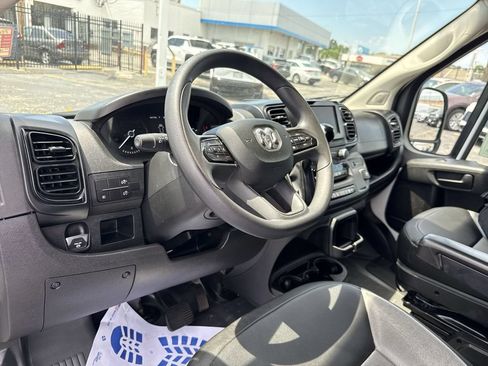 Used 2024 RAM ProMaster 2500 w/ Convenience Group FWD image 18