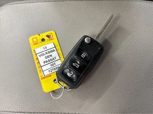 Used 2013 Volkswagen Passat TDI SE FWD image 37