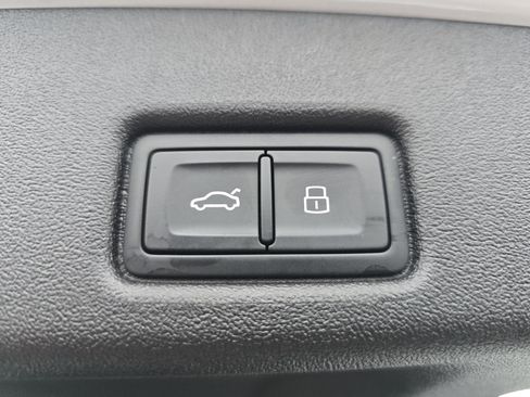 New 2025 Audi Q5 Premium image 18