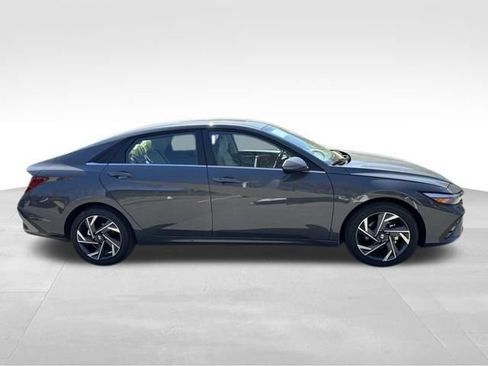 New 2026 Hyundai Elantra Limited FWD image 6