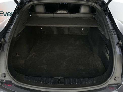 Used 2024 Tesla Model S image 8