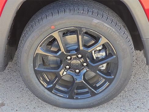 New 2026 Jeep Compass Latitude image 8