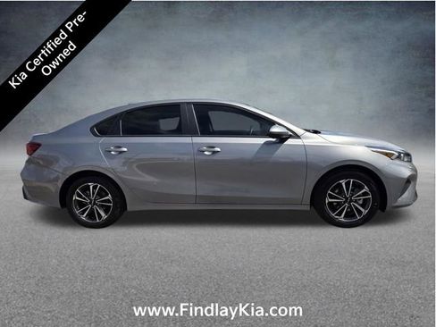 Certified 2023 Kia Forte LXS w/ LXS Technology Package FWD image 5