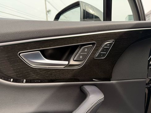 Used 2025 Audi Q7 3.0T Premium Plus w/ Premium Plus Package image 44