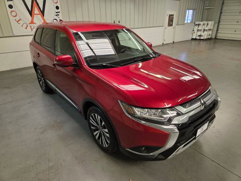 Used 2019 Mitsubishi Outlander SE image 11
