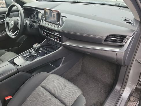Used 2024 Nissan Rogue SV FWD image 38