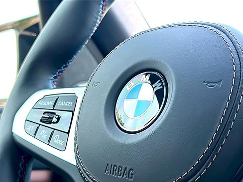 Certified 2025 BMW X7 M60i AWD/4WD image 32
