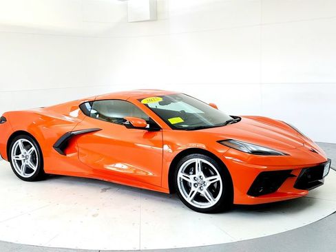 Used 2025 Chevrolet Corvette Stingray Preferred Cpe w/ Battery Protection Package RWD image 7