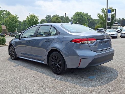 Used 2024 Toyota Corolla LE FWD image 4