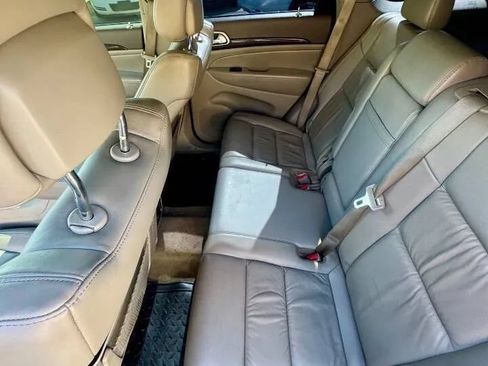 Used 2012 Jeep Grand Cherokee Laredo AWD/4WD image 10