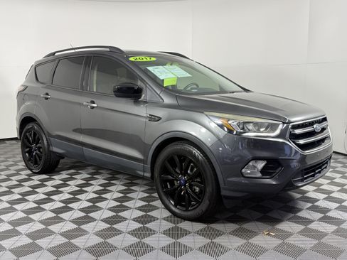 Used 2017 Ford Escape SE w/ SE Sport Appearance Package AWD/4WD image 1