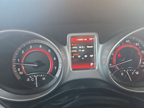 Used 2020 Dodge Journey SE FWD image 16