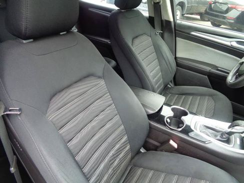 Used 2016 Ford Fusion SE FWD image 25