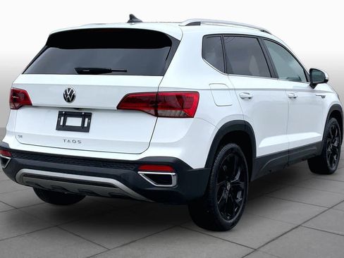 Used 2023 Volkswagen Taos SE w/ Panoramic Sunroof Package FWD image 13