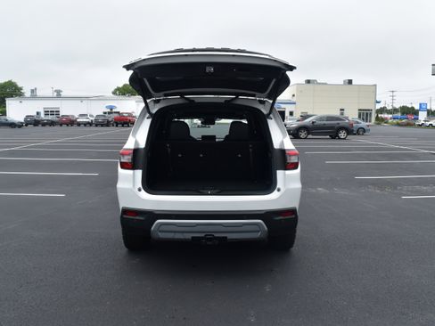 New 2025 Honda Pilot TrailSport image 8