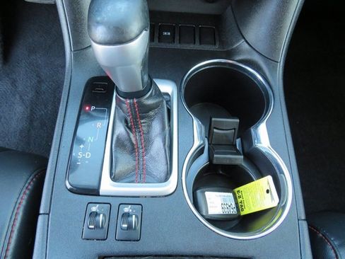 Used 2019 Toyota Highlander SE image 26