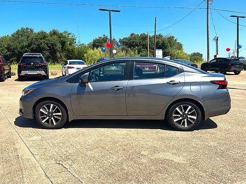 Used 2025 Nissan Versa SV w/ Trunk Package FWD image 5