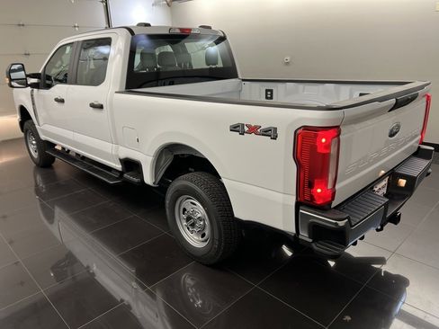 New 2026 Ford F250 XL w/ XL Chrome Package image 4