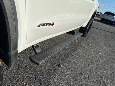 Used 2020 GMC Sierra 1500 AT4 w/ AT4 Premium Package image 9