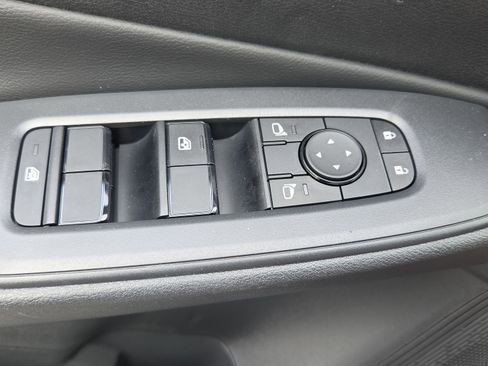 New 2026 Nissan Sentra SV w/ Floor Mat Package FWD image 32