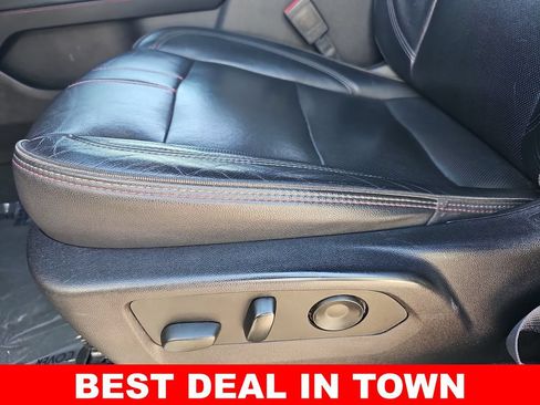 Used 2021 Chevrolet Suburban RST AWD/4WD image 30