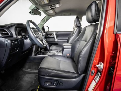 Used 2020 Toyota 4Runner SR5 Premium AWD/4WD image 10