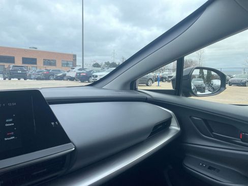 Used 2025 Toyota Prius LE image 35