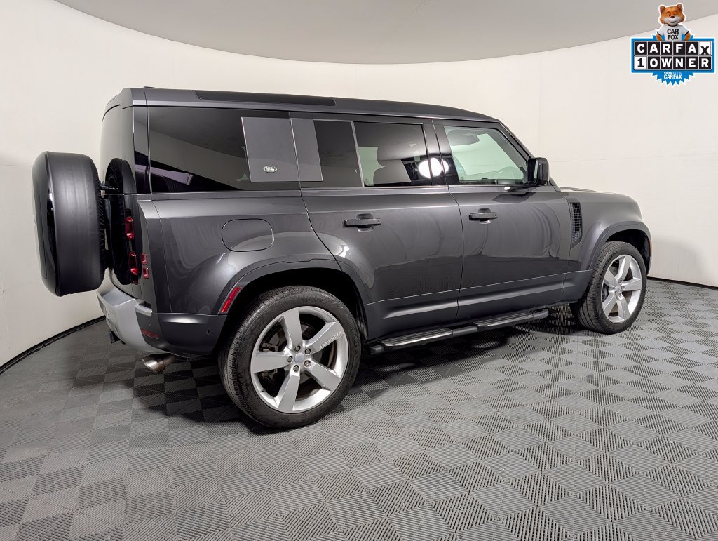 Used 2024 Land Rover Defender 110 SE AWD/4WD image 2