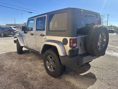 Used 2015 Jeep Wrangler Unlimited Sport image 5