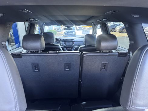 Used 2023 Cadillac XT6 Luxury w/ LPO, Floor Liner Package image 17