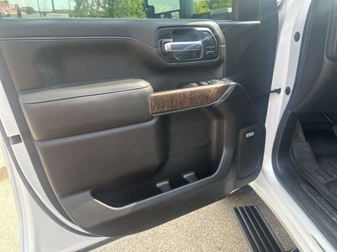 Used 2022 GMC Sierra 2500 Denali image 24
