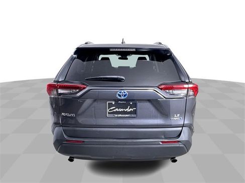 Used 2021 Toyota RAV4 LE image 7