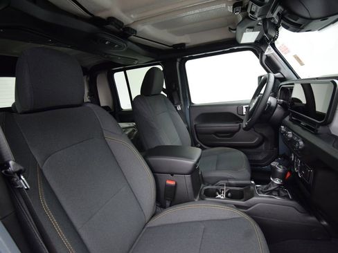 New 2026 Jeep Gladiator Sport image 19