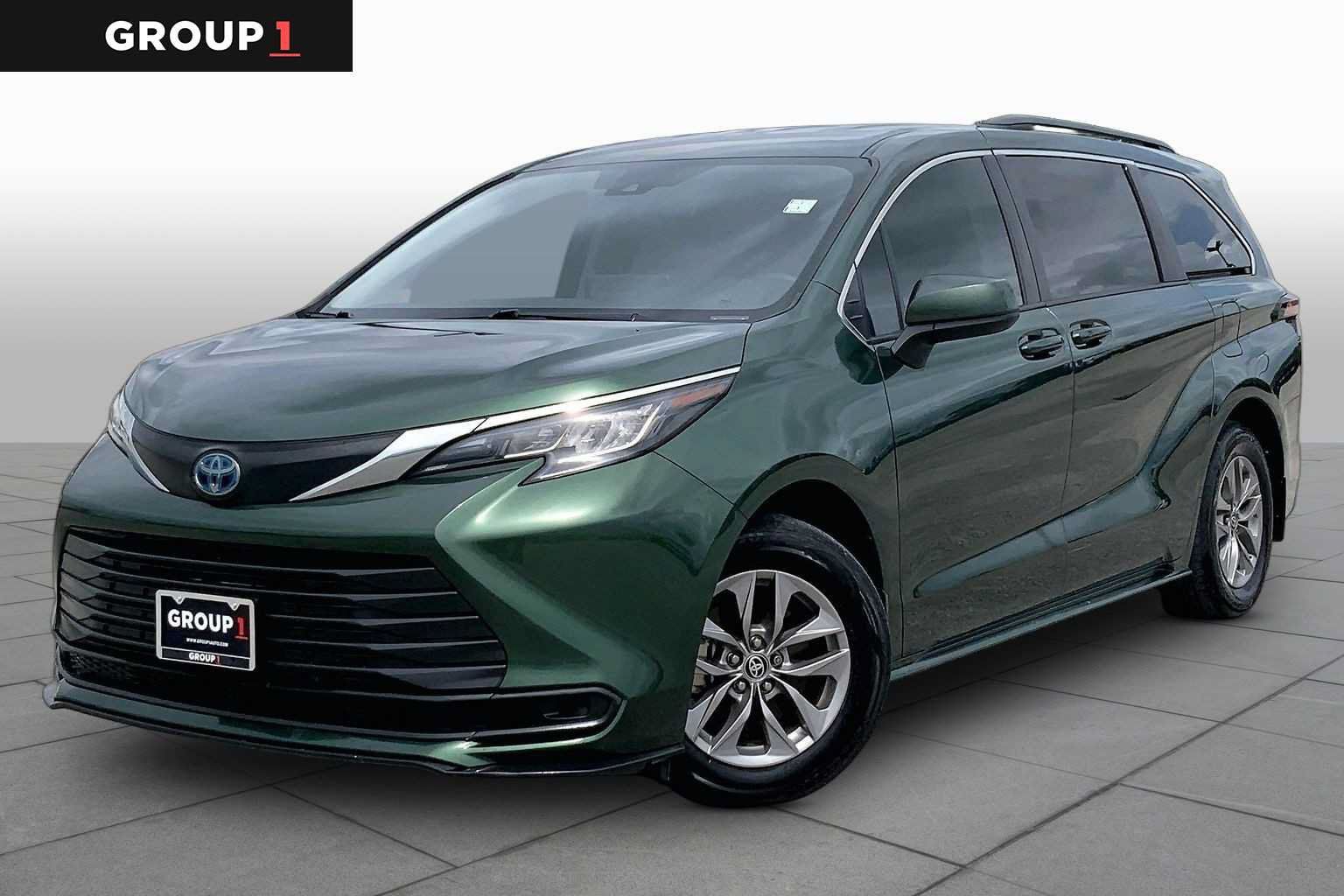 Used 2022 Toyota Sienna LE FWD image 1