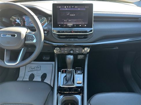 New 2026 Jeep Compass Latitude image 16