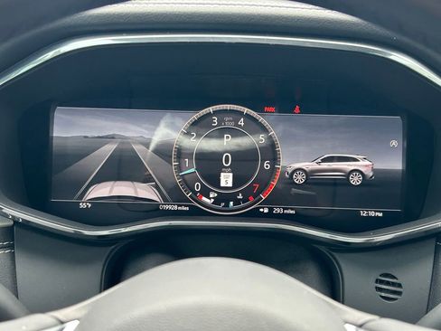 Used 2024 Jaguar F-PACE R-Dynamic S image 39