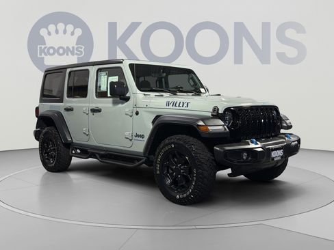 Used 2023 Jeep Wrangler Unlimited w/ Cold Weather Group AWD/4WD image 10
