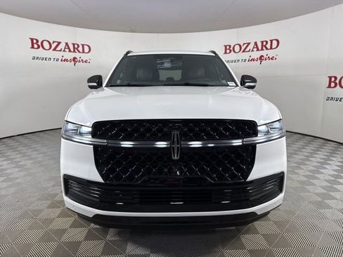 New 2025 Lincoln Navigator Reserve w/ Jet Appearance Package image 2