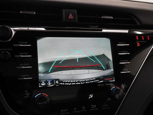 Used 2018 Toyota Camry XSE FWD image 20