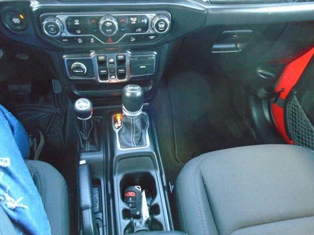 Used 2019 Jeep Wrangler Unlimited Sahara AWD/4WD image 15